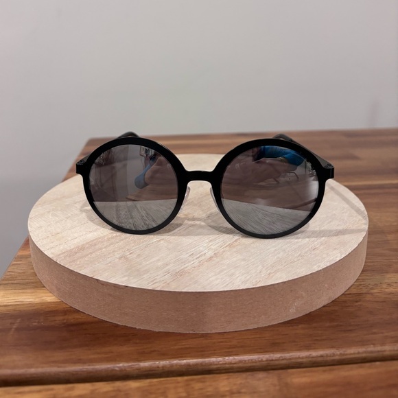 Edgy Black Round Sunglasses- Reflective/Mirrored lens - Picture 2 of 7